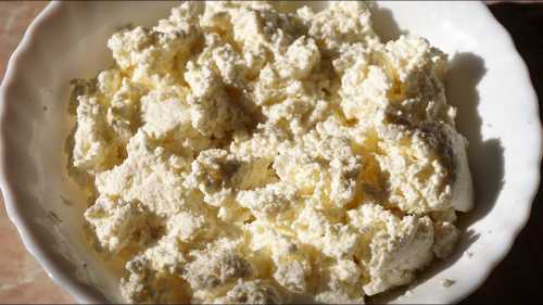 После этого оставьте тару высыхать горловиной вниз, затем протрите бумажными полотенцами для полного исключения влаги