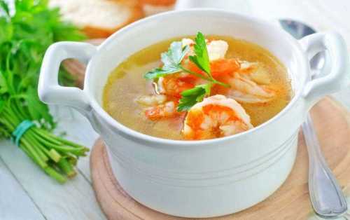 Для приготовления этого супа лучше взять крупные креветки с хвостиком
