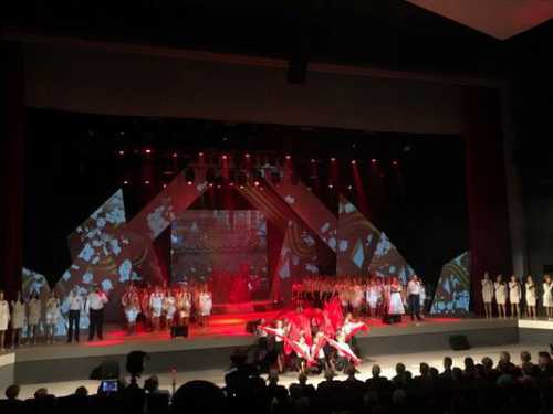 Звезды устроили дачный концерт в честь Дня Победы