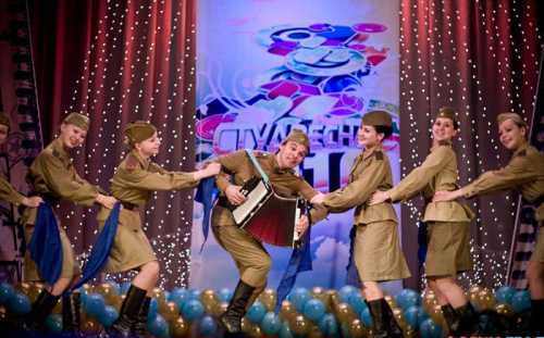 Молодых исполнителей и