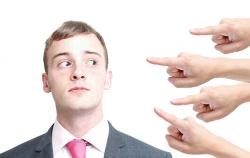 Это тоже является отклонением в психологическом поведении и является ничем иным, как комплексом неполноценности, так как человек постоянно доказывает другим, что он не такой, какой они думают