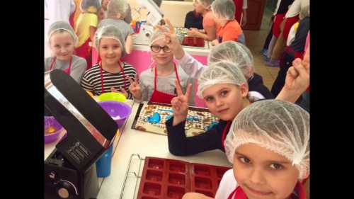 Дети переоденутся в специальную форму и посетят один из производственных цехов фабрики