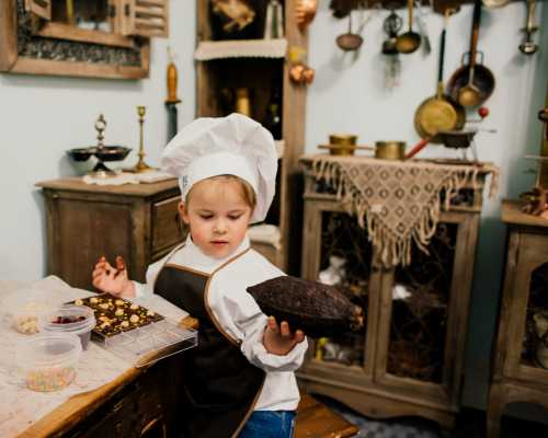 По поводу экскурсий позвоните по тел вторник суббота, с до