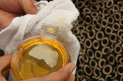 </p><p></p><p>Затем постирайте одежду традиционным способом