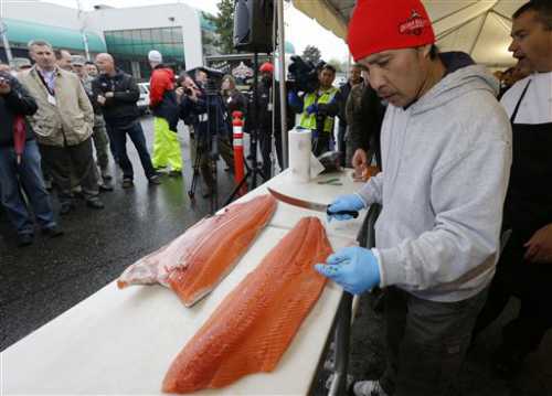 Употребление жирной рыбы способно продлевать