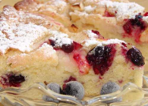 Затем добавляется яйцо