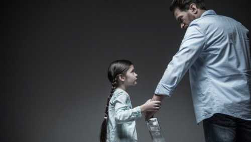 Если нет повода, нет и приема горячи тельных напитков