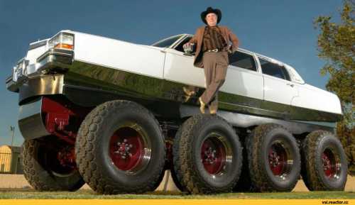 С таким силовым агрегатом, максимальная скорость составляет километров в час, что для такой махины совсем не мало, и проблема тут состоит не в том, чтобы ее разогнать, а в том, как остановить