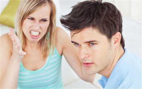 Это может быть поломка материнской платы, блока питания, жесткого диска, видеокарты, оперативной памяти и т