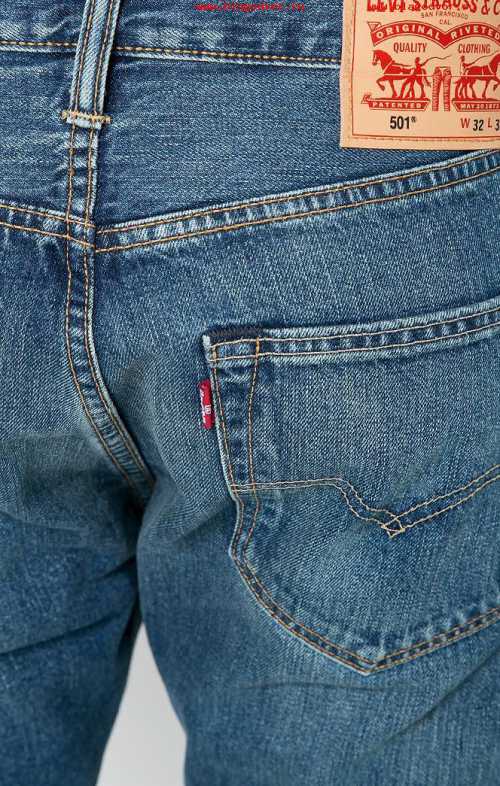 Они уместны не только для повседневной носки, но и в офисе, на мероприятиях и встречах, незаменимы в путешествиях и длительных поездках