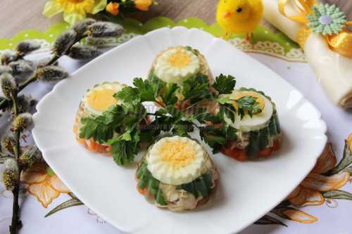 Удобно использовать половник