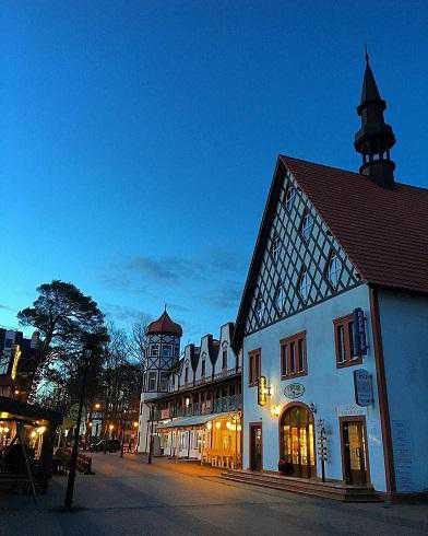 После еды рот надо прополоскать водой