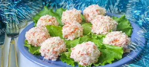 Рафаэлло из крабовых палочек, плавленного сыра, чеснока и оливок